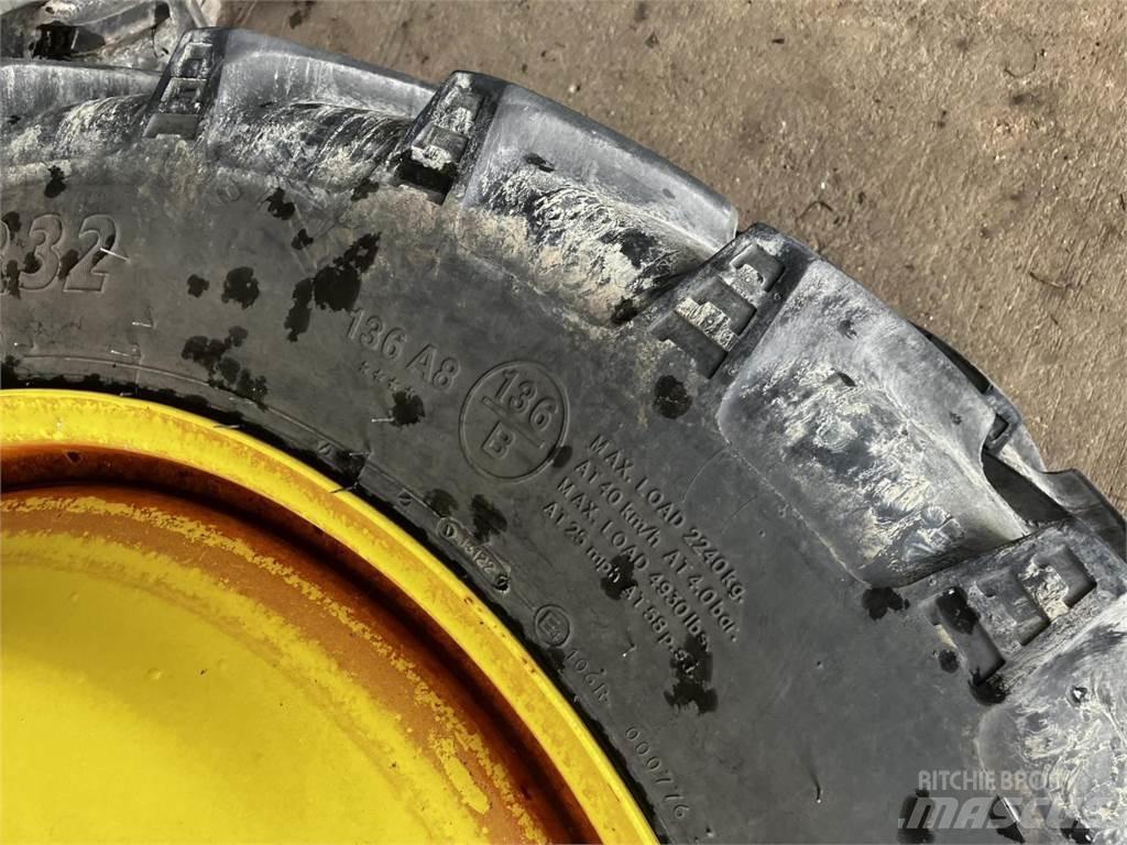 BKT 270/95R32 Pneumatiky, kola a ráfky