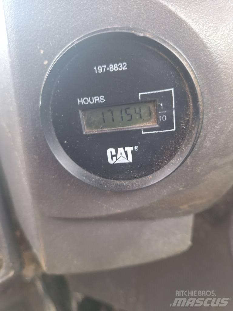 CAT IT 14 G Kolové nakladače