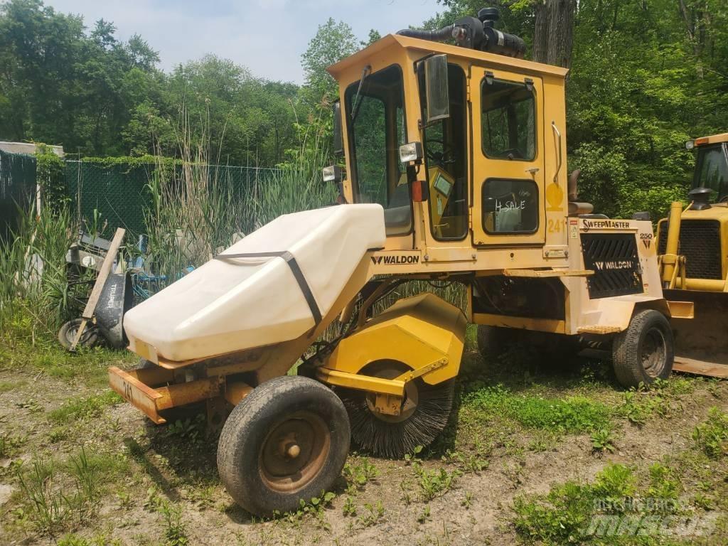  WALDIN SW250 Zametací vozy