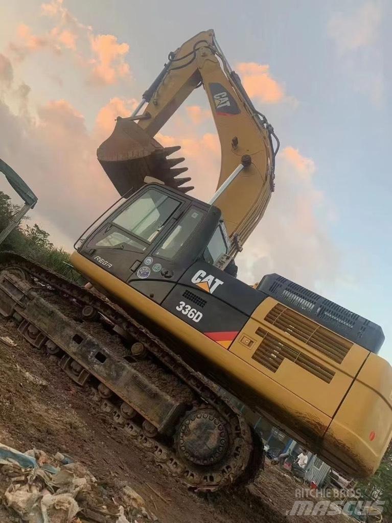 CAT 336 D Rýpadla s dlouhým dosahem