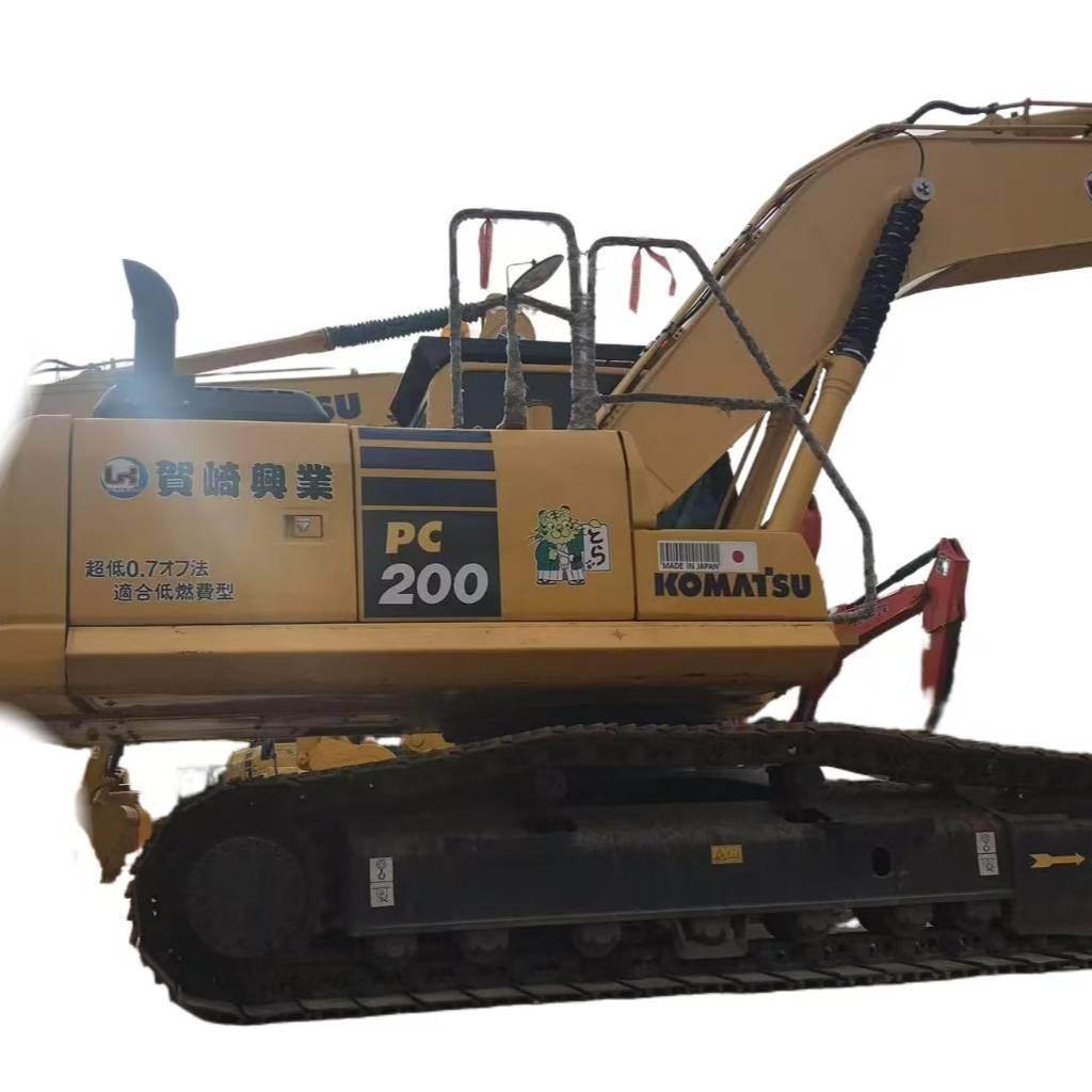 Komatsu PC 200-8 Pásová rýpadla