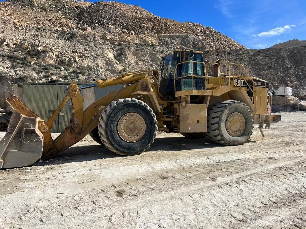 CAT 988 G Kolové nakladače