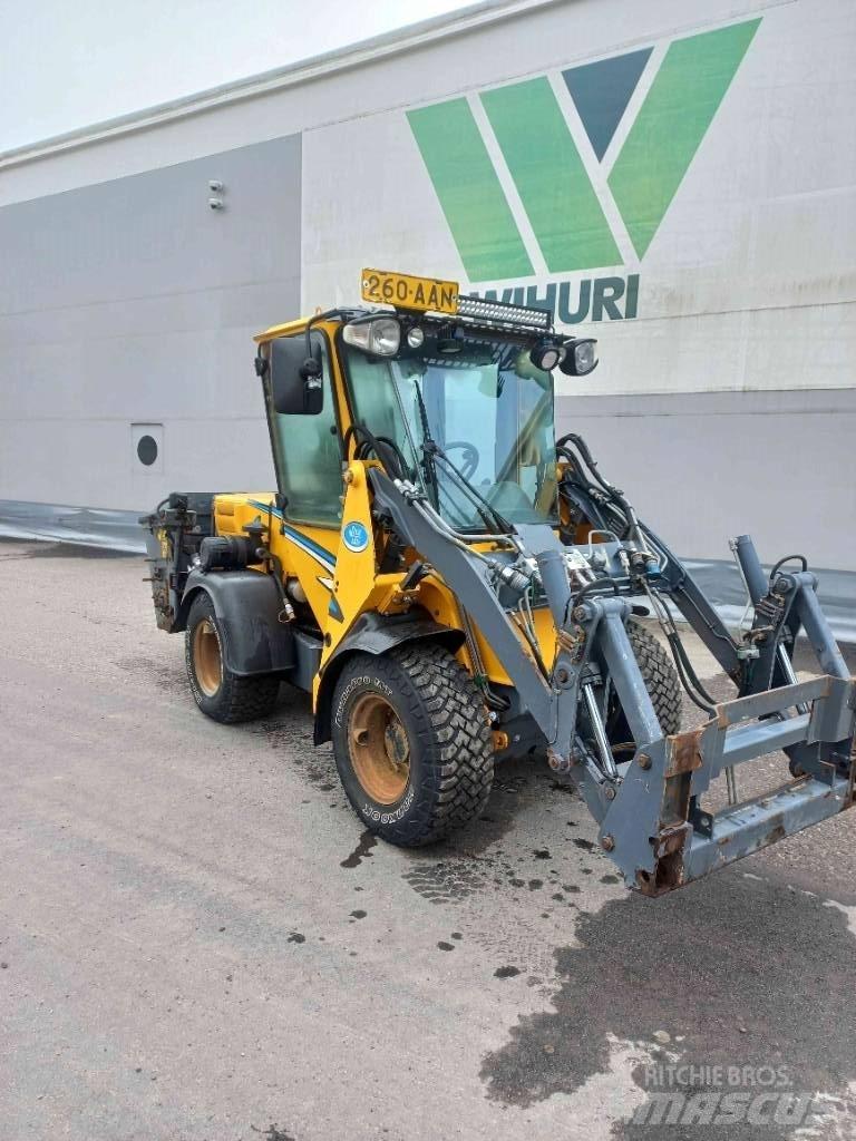 Wille 335B Kompaktní traktory