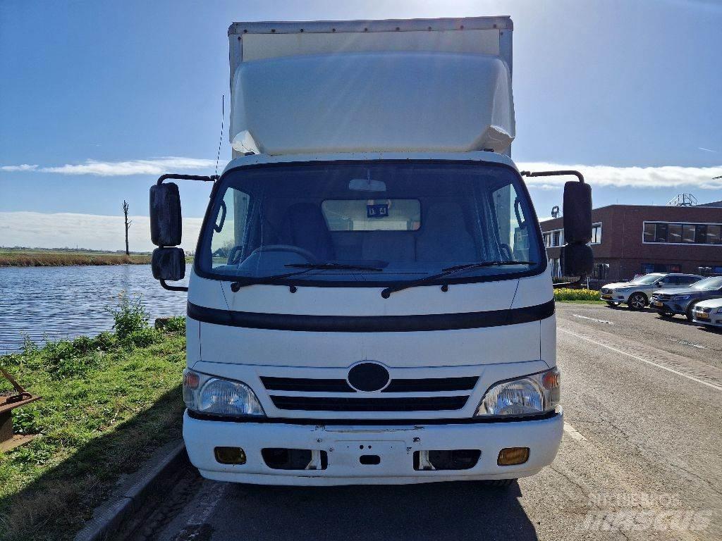 Hino 3815 Skříňová nástavba