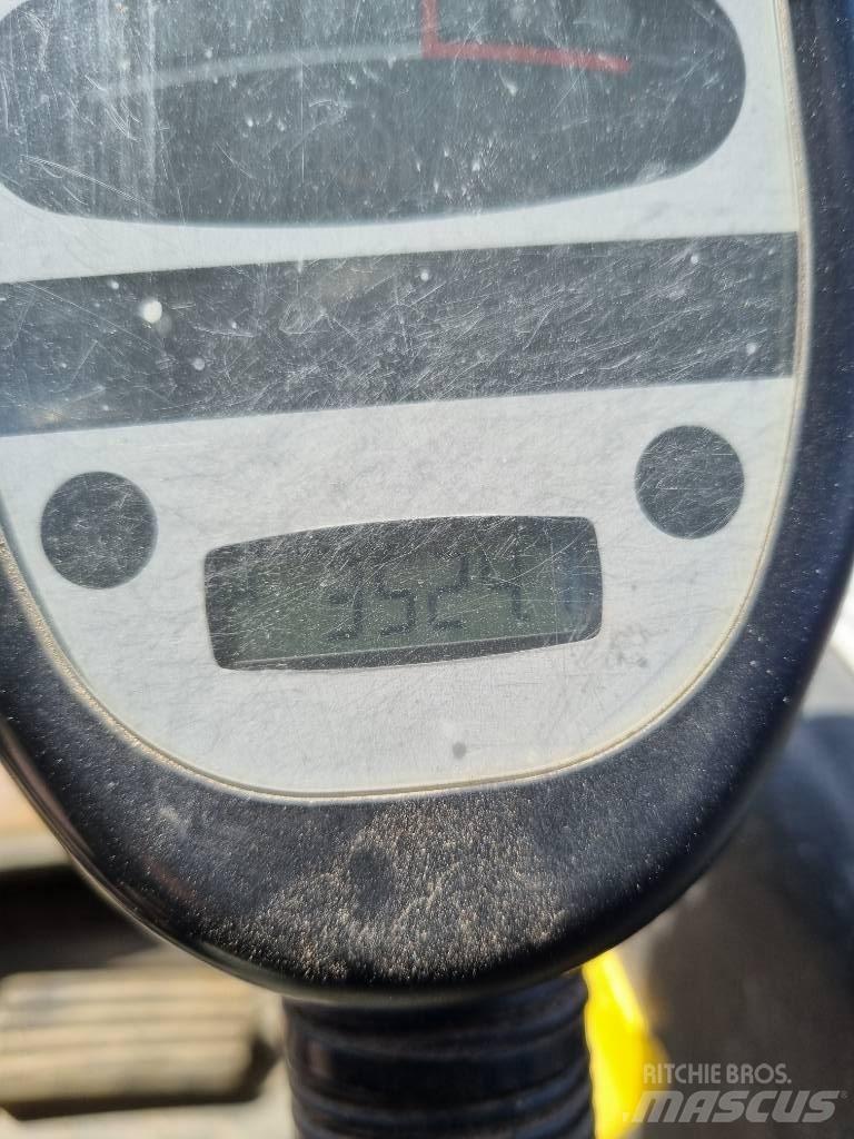 Hanix H 55 DR Mini rýpadla < 7t