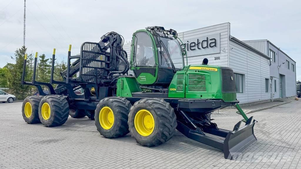 John Deere 1210E Vyvážecí traktory