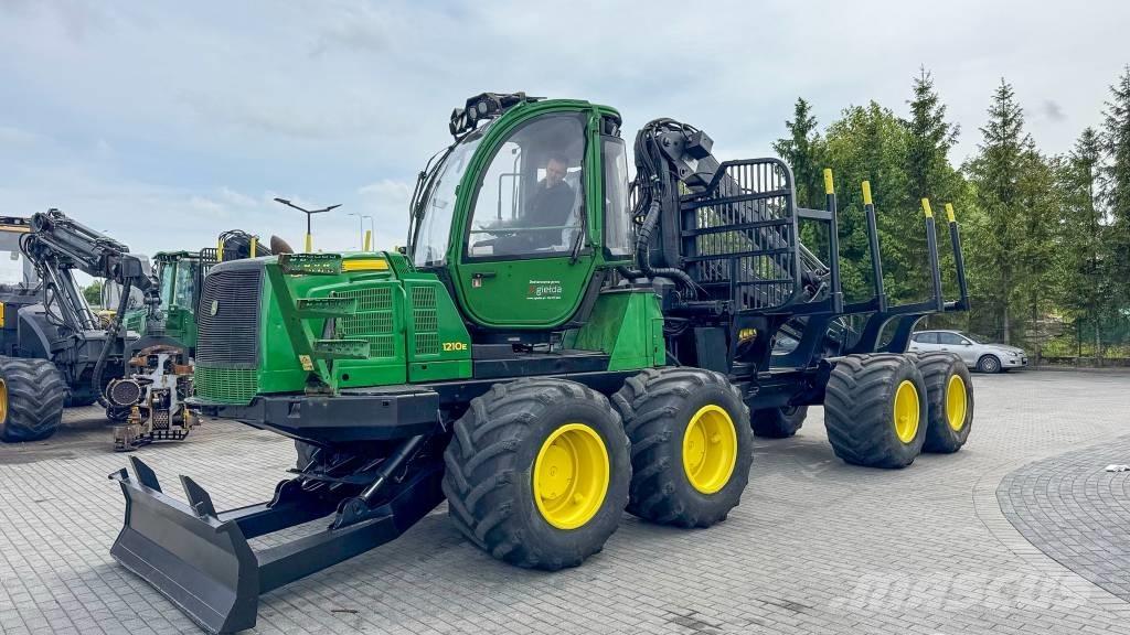 John Deere 1210E Vyvážecí traktory