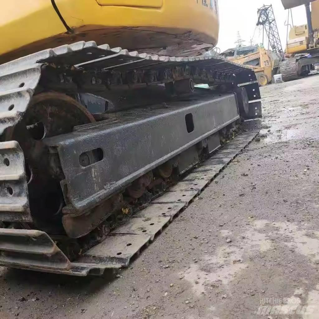 Komatsu PC 78 US Pásová rýpadla