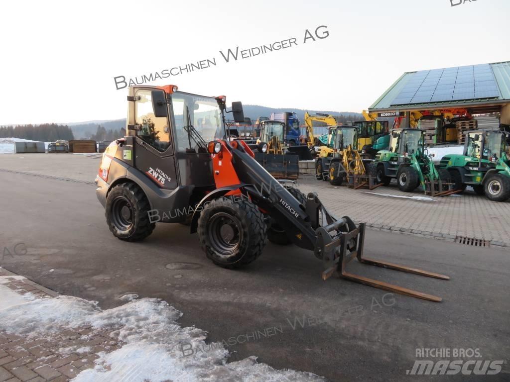 Hitachi ZW 75 Kolové nakladače