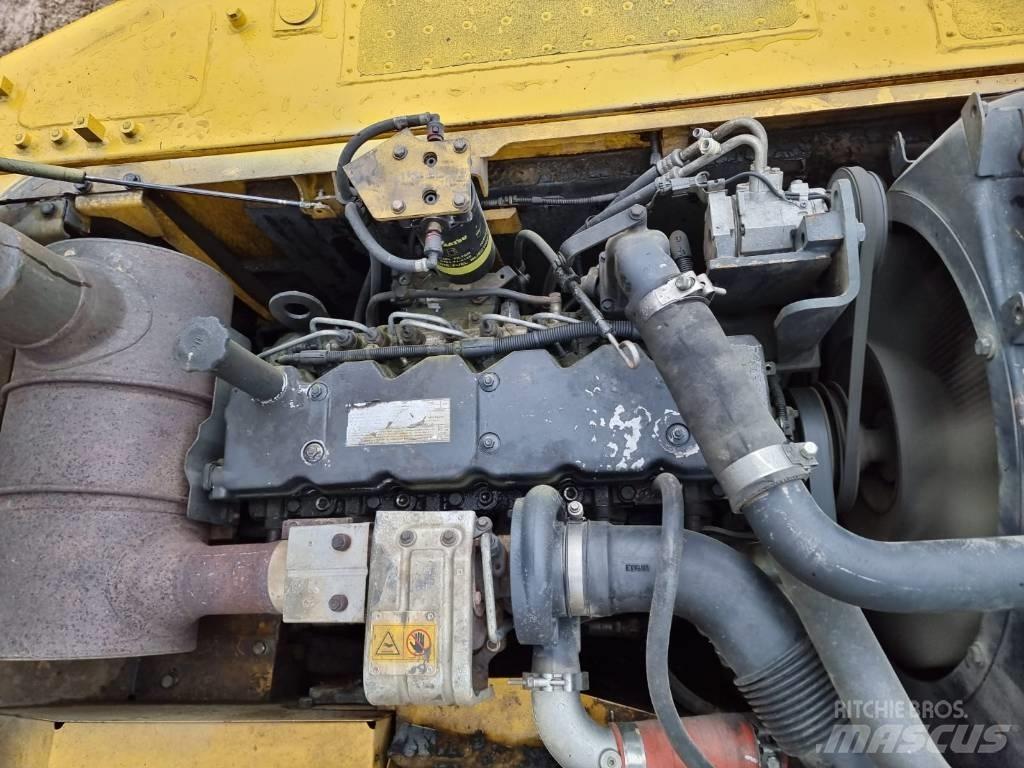 Komatsu PC 210-8 Pásová rýpadla