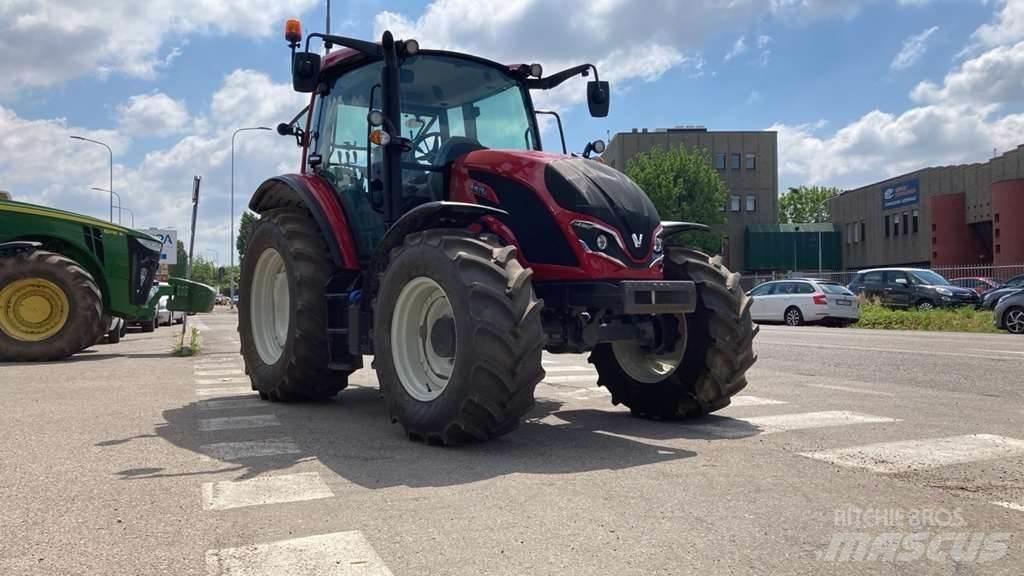 Valtra A105MH4 Traktory