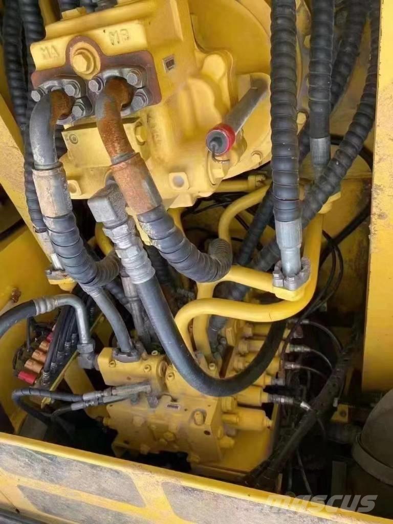 Komatsu pc 360 Pásová rýpadla