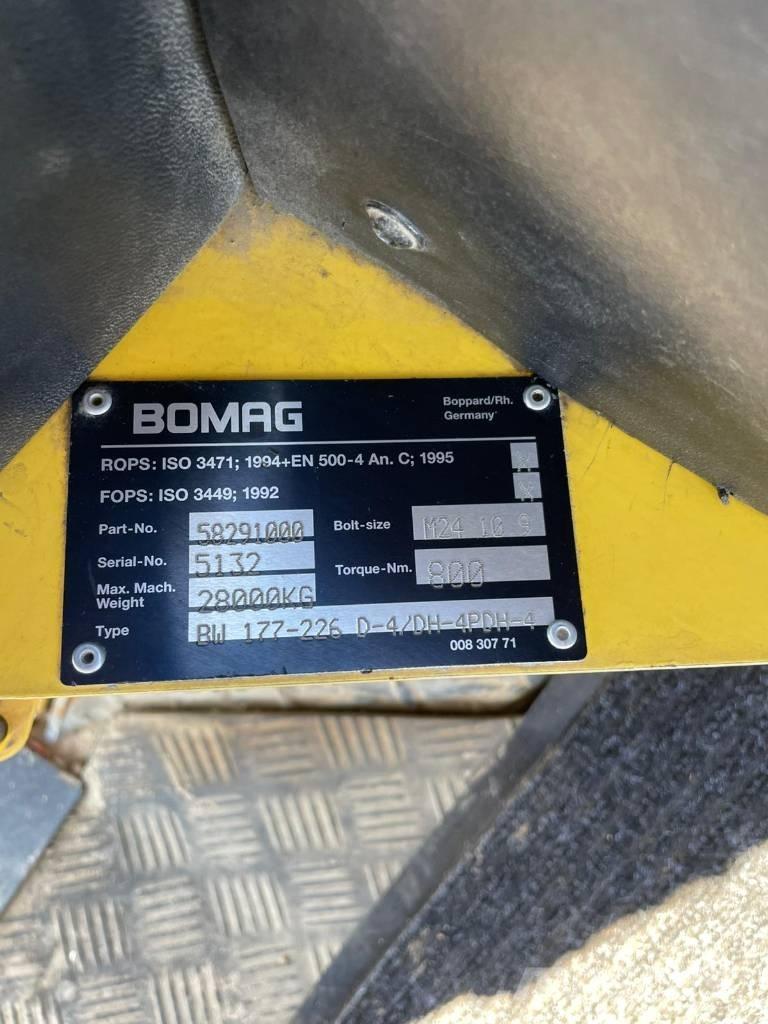 Bomag 213 DH-4 Tahačové válce