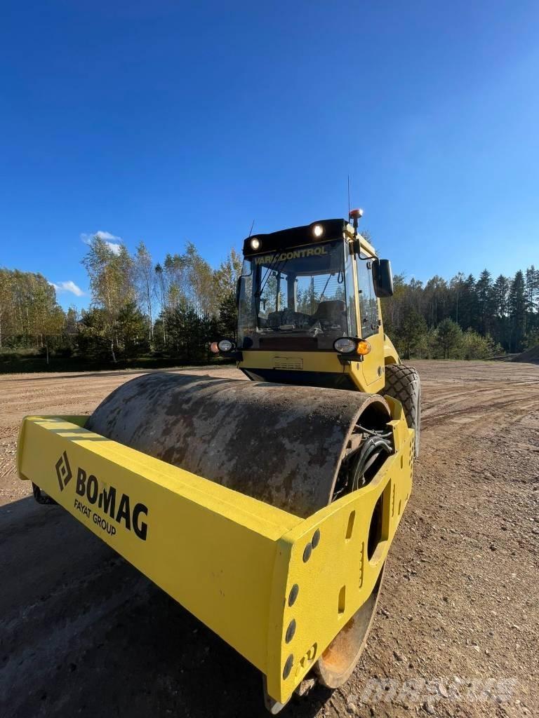 Bomag 213 DH-4 Tahačové válce