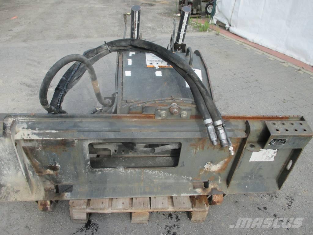 Bobcat 18 PLA Skrejpry
