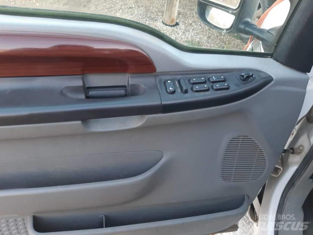 Ford F 350 Další