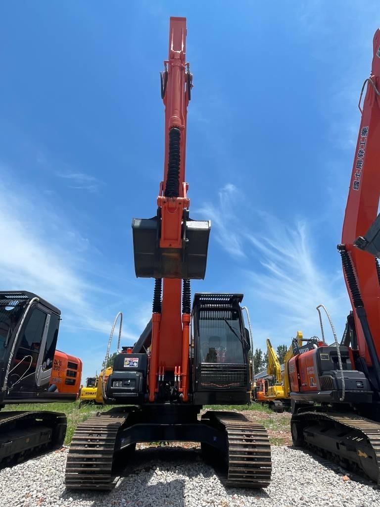 Hitachi ZX 200 Pásová rýpadla