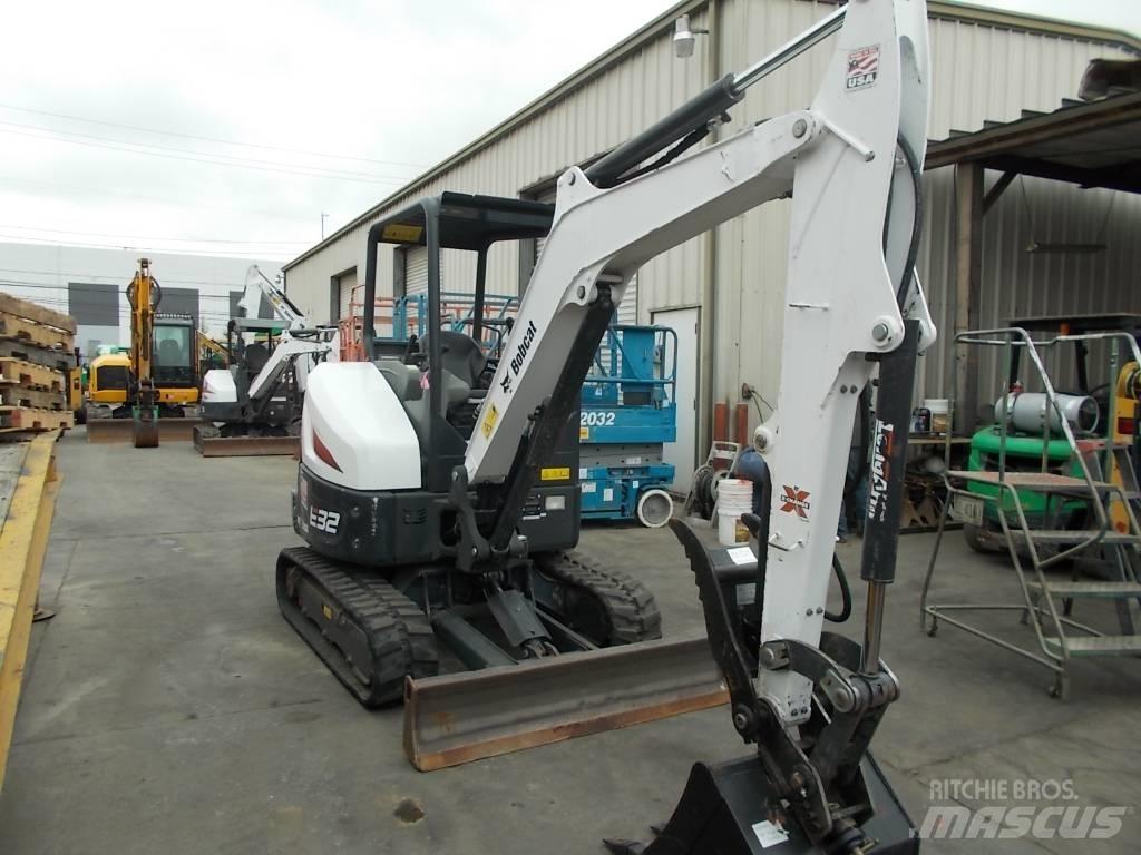 Bobcat E32i Mini rýpadla < 7t
