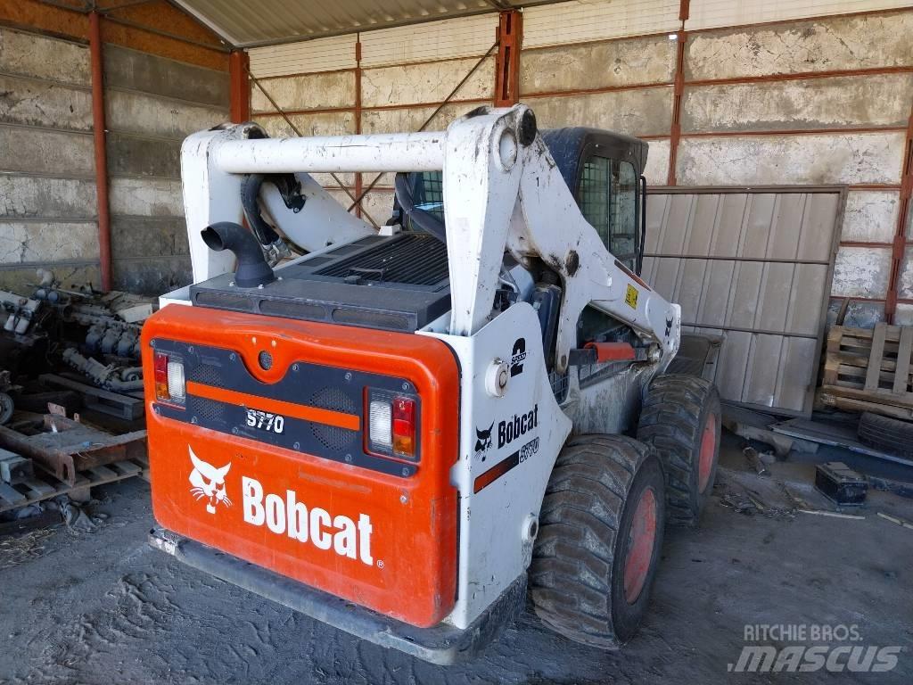 Bobcat S 770 Smykem řízené nakladače