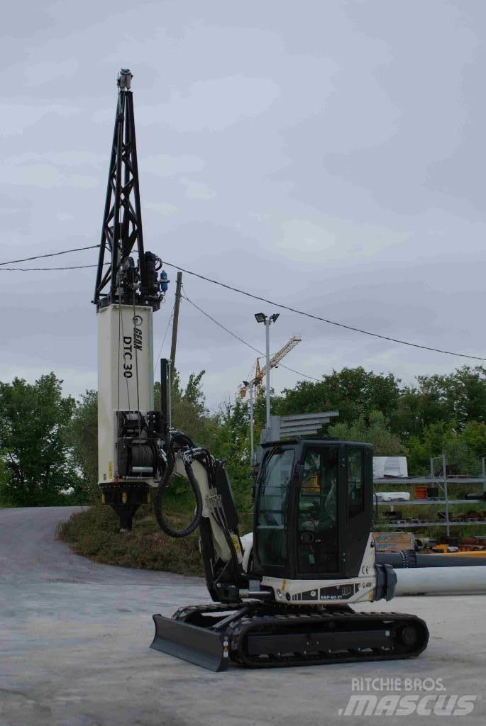  GEAX DTC30 Pilířové jeřáby