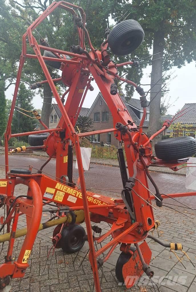 Niemeyer HR 675 DH Obraceče a shrabovače sena
