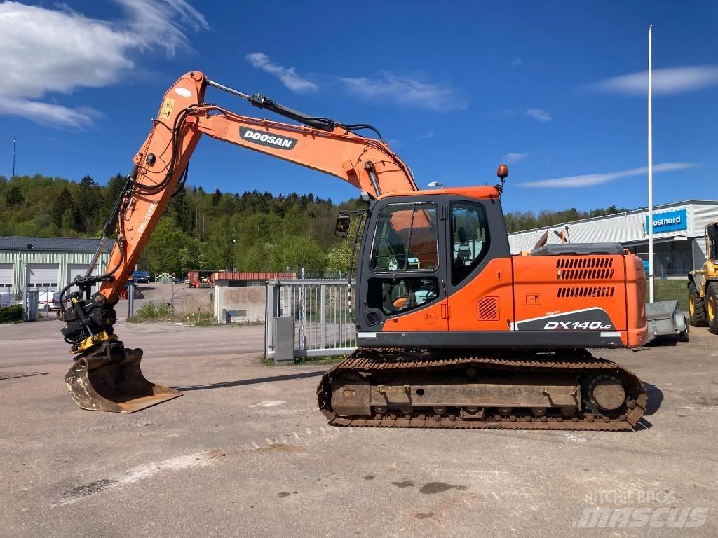 Doosan DX 140 LC Pásová rýpadla