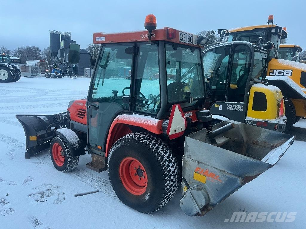 Kubota STV 36 Kompaktní traktory
