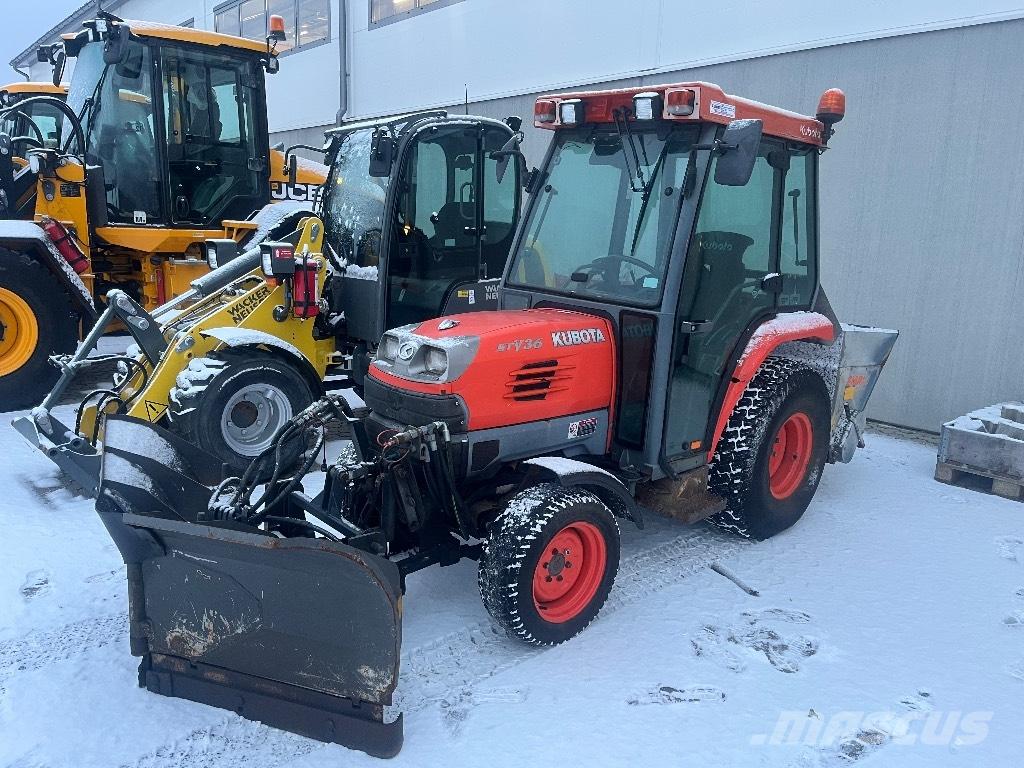 Kubota STV 36 Kompaktní traktory