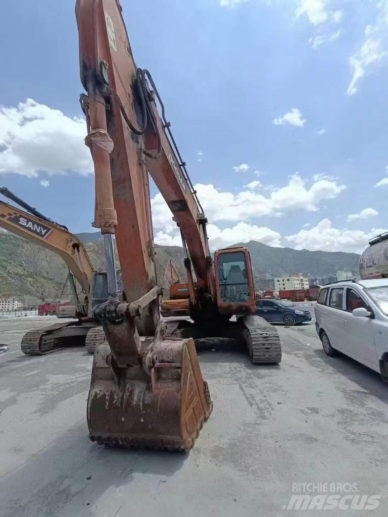 Doosan DX 225 Pásová rýpadla