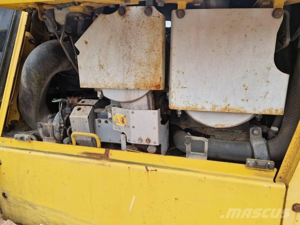Komatsu D 65 PX-18 Pásové dozery
