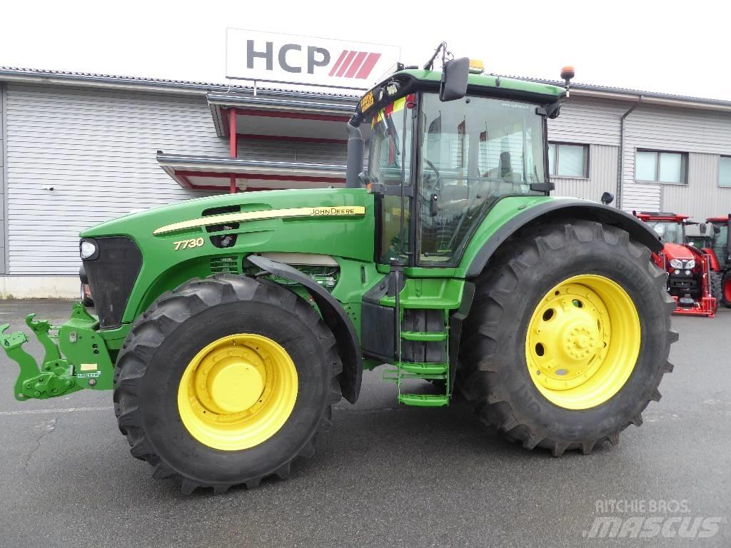 John Deere 7730 AP Traktory