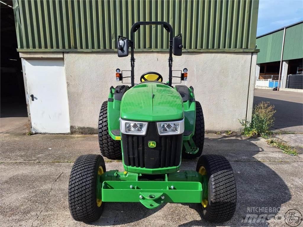 John Deere 4052M Kompaktní traktory