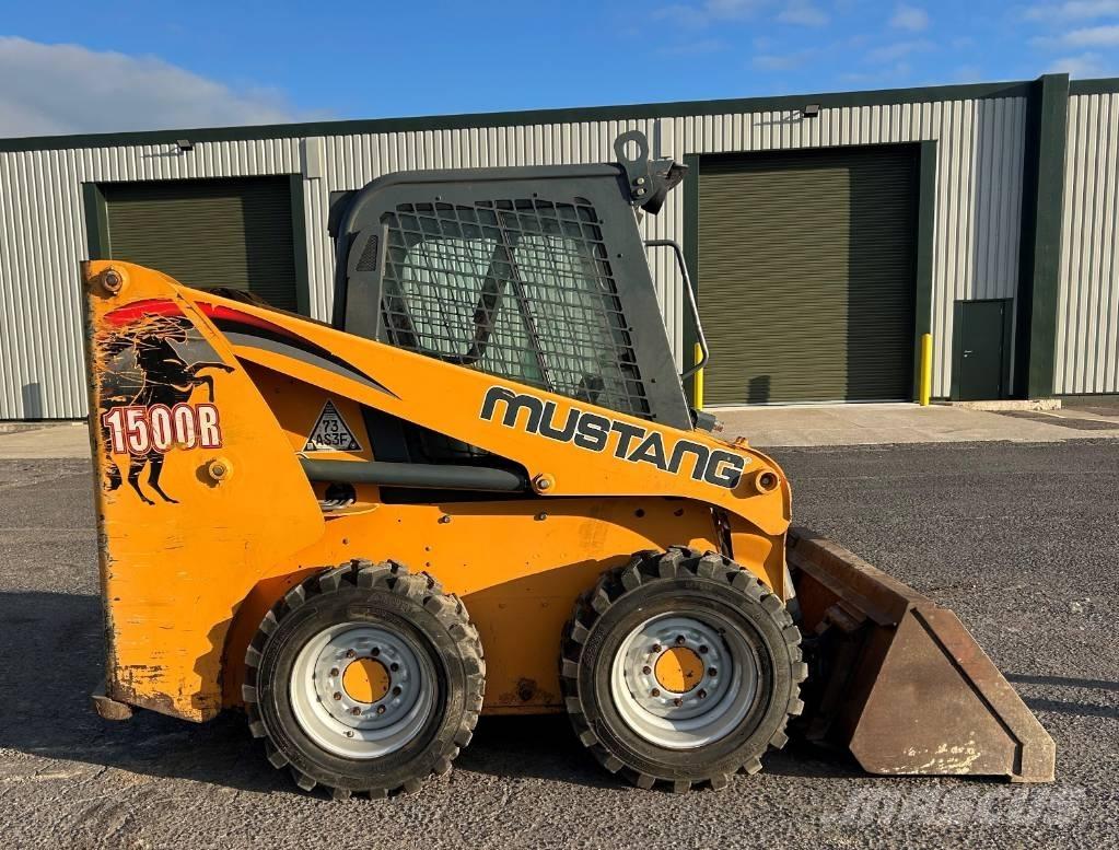 Mustang 1500 R Smykem řízené nakladače