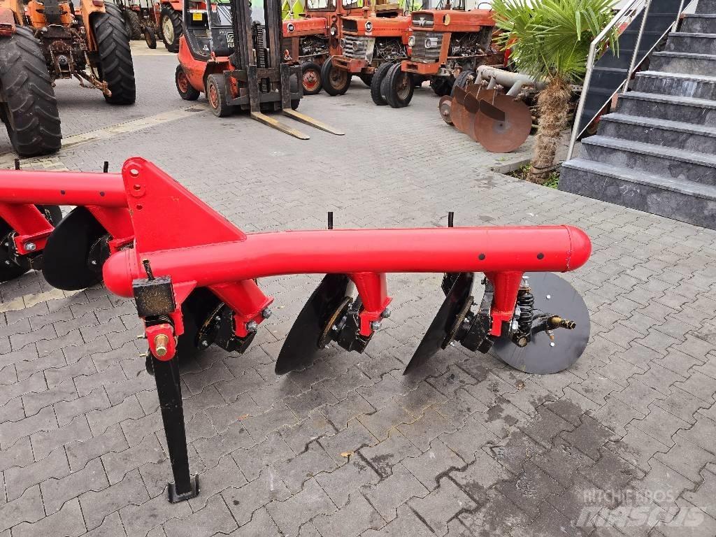  Massy Fergesun 275 Traktory