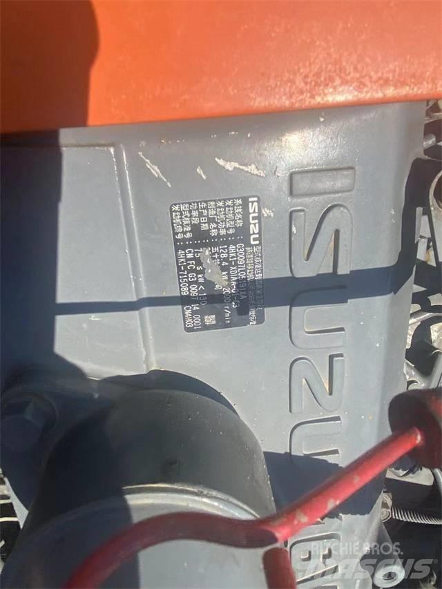 Hitachi ZX 200-3 G Pásová rýpadla