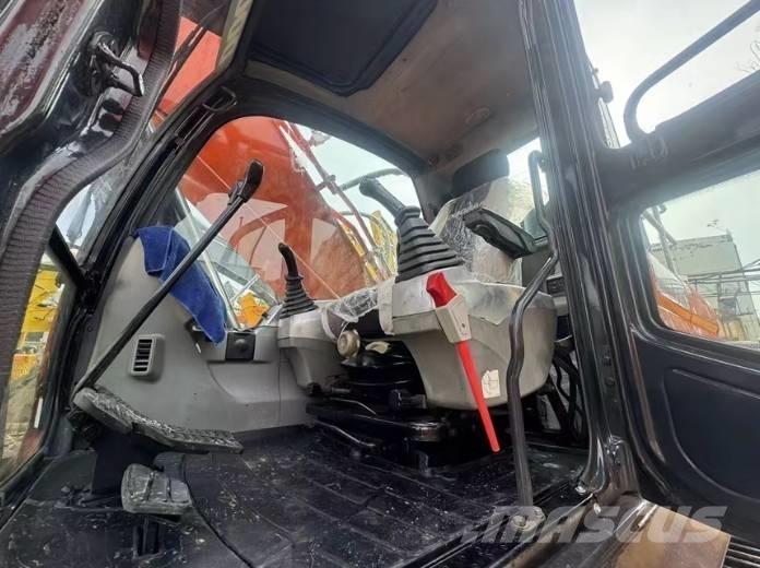 Doosan DX300LC-9C Pásová rýpadla