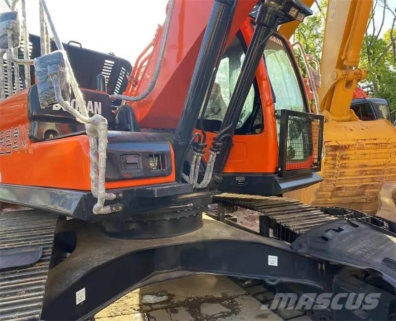 Doosan DX300LC-9C Pásová rýpadla