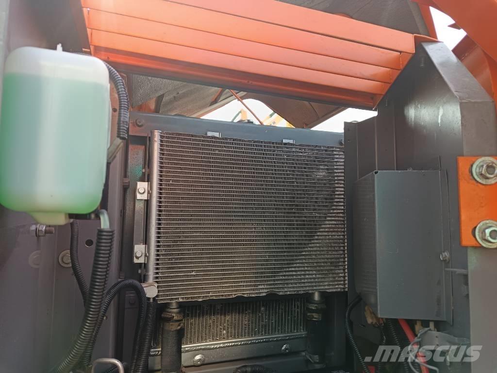 Hitachi ZX 70 Midi rýpadla 7t - 12t