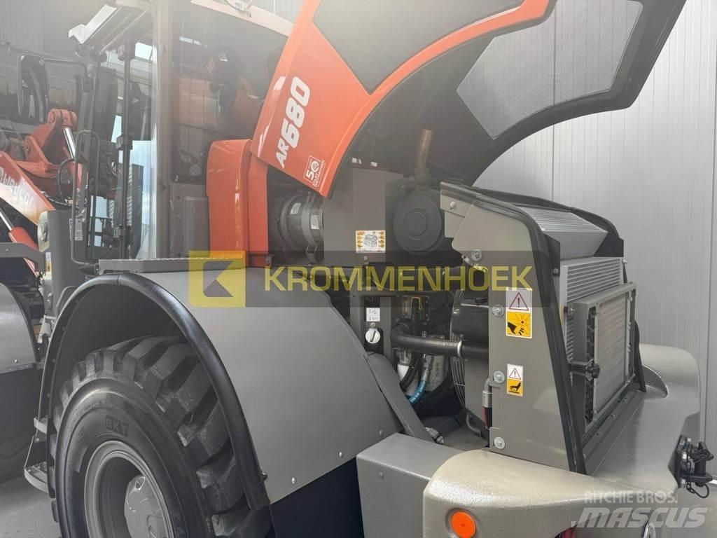 Weycor AR 680 Kolové nakladače