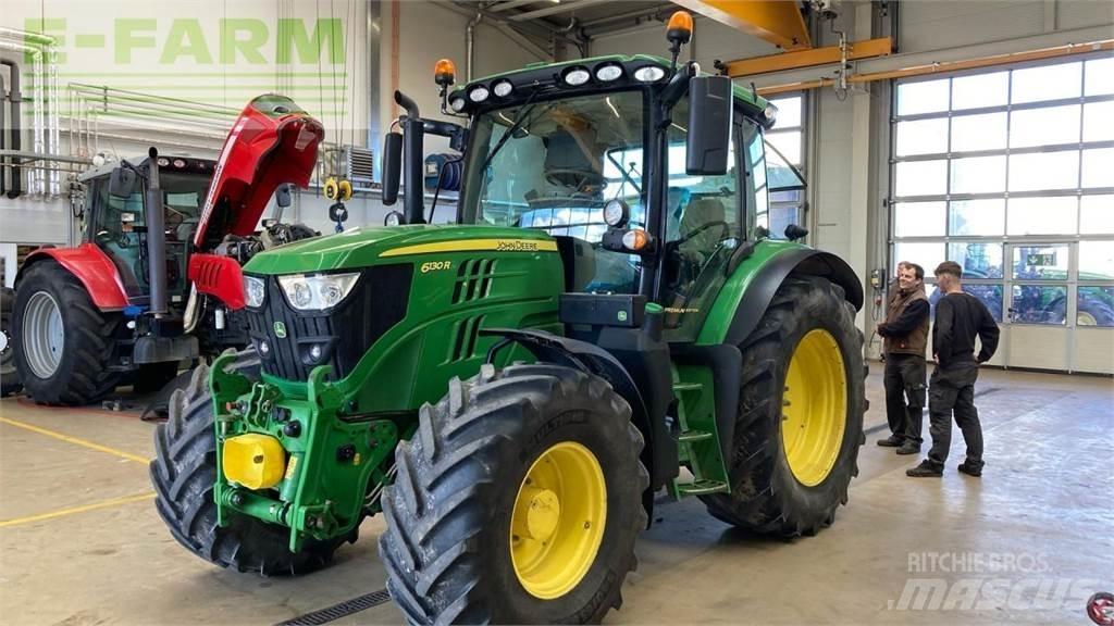 John Deere 6130R Traktory