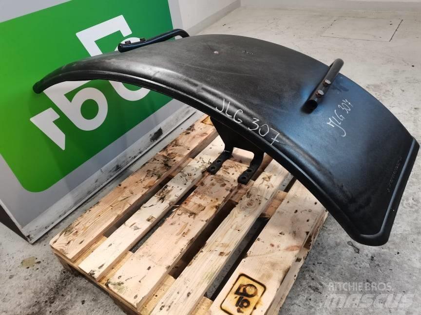 JLG 307 fender Pneumatiky, kola a ráfky