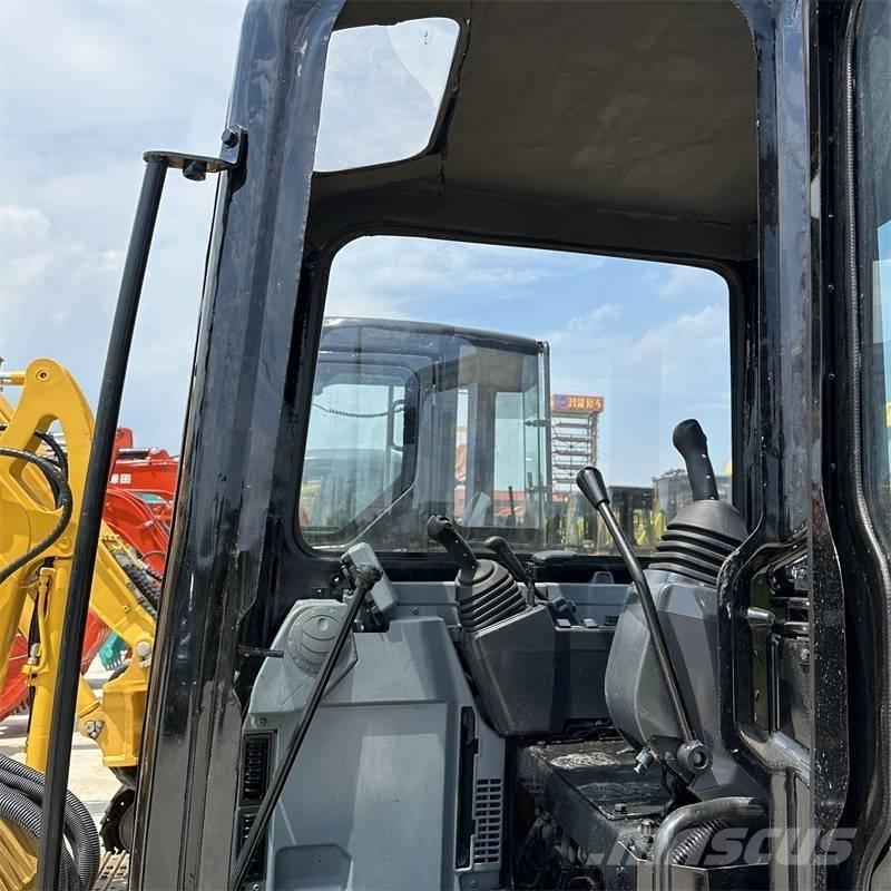 CAT 303.5 E Mini rýpadla < 7t