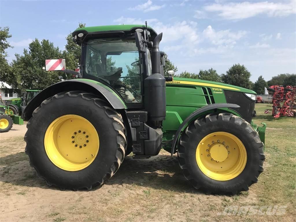 John Deere 7310R Traktory