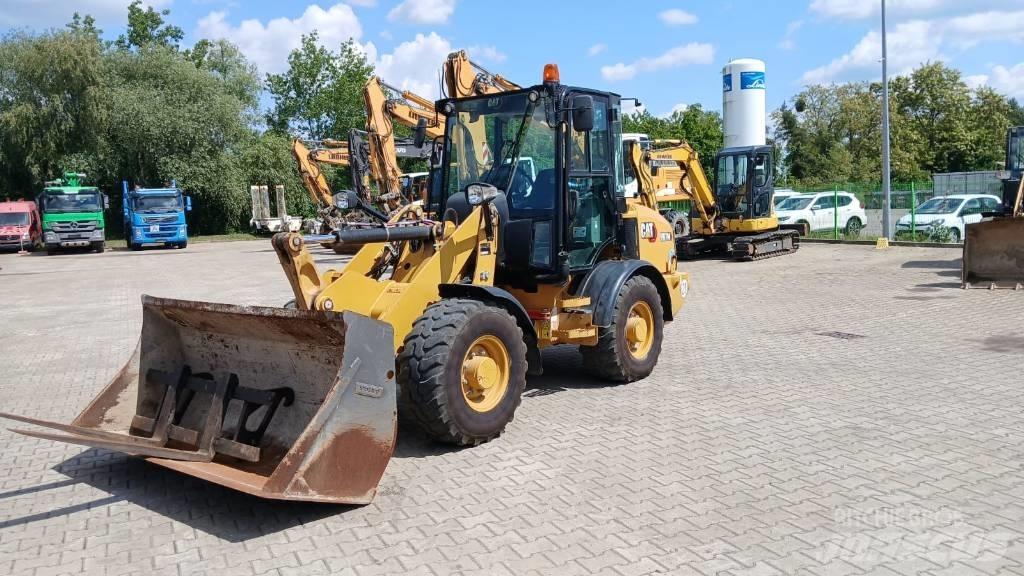 CAT 907 M Kolové nakladače