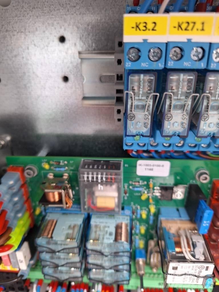 Böcker AHK 30 KS Ostatní zdvihací technika