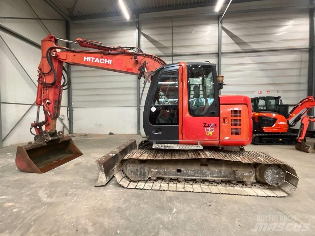 Hitachi ZX 135 US Pásová rýpadla