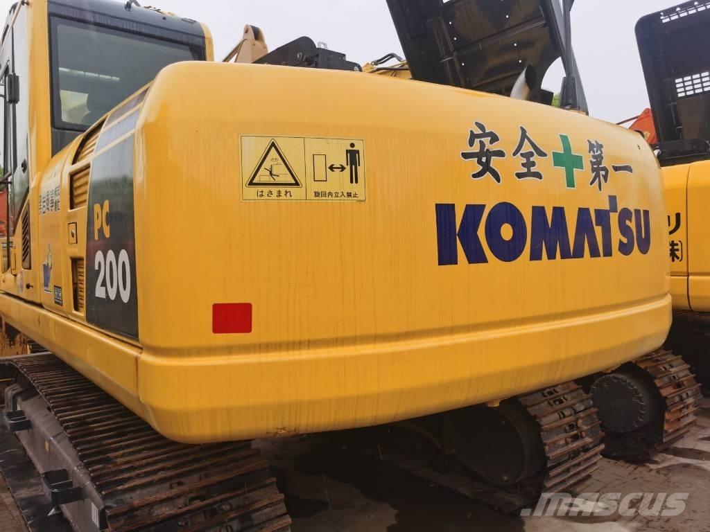 Komatsu PC 200-8 Pásová rýpadla