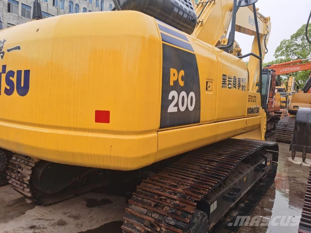 Komatsu PC 200-8 Pásová rýpadla
