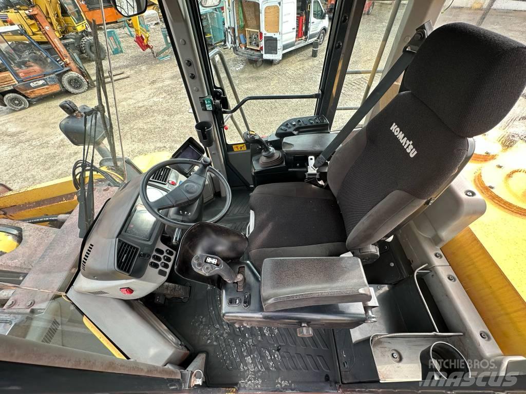 Komatsu WA 500-7 Kolové nakladače