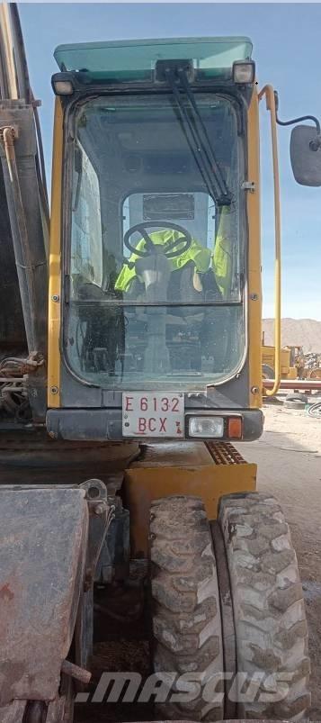 Volvo 180 Giratoria Kolová rýpadla